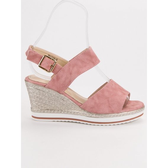 Ľahké ružové sandále