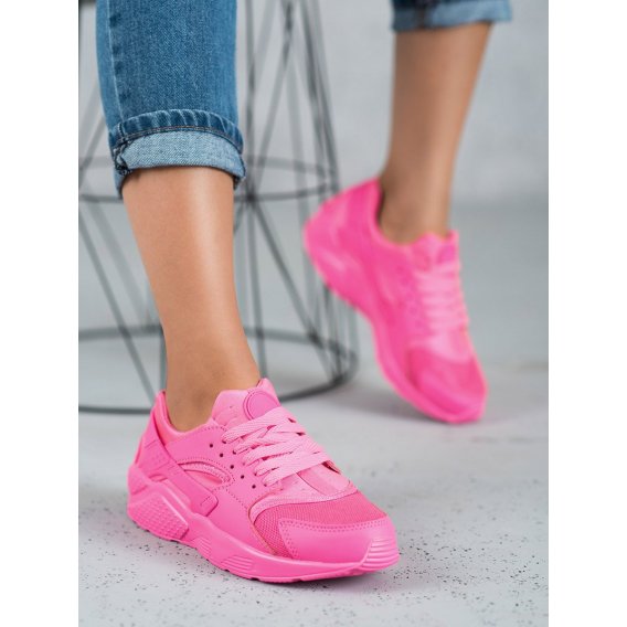 Ružové športové topánky