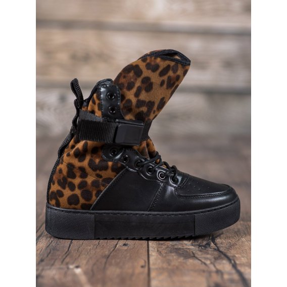 Vysoké topánky s leopardím vzorom
