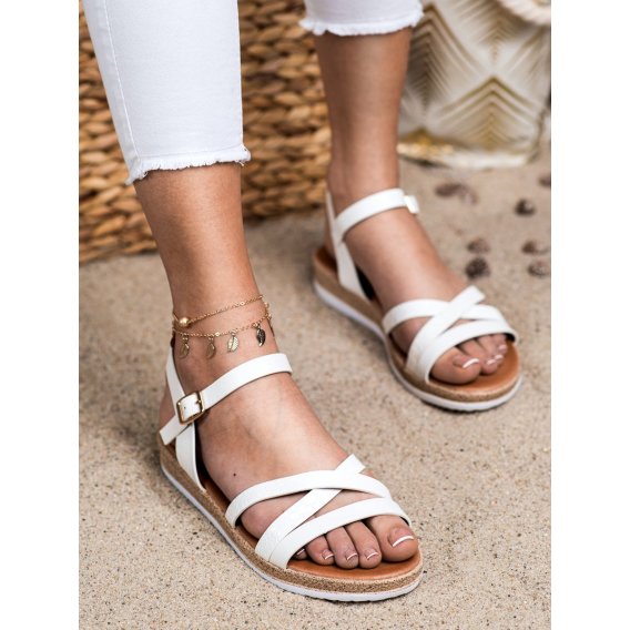 Pohodlné biele sandálky
