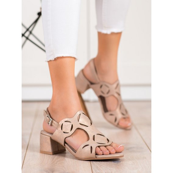 Elegantné sandálky s dierkovaným vzorom