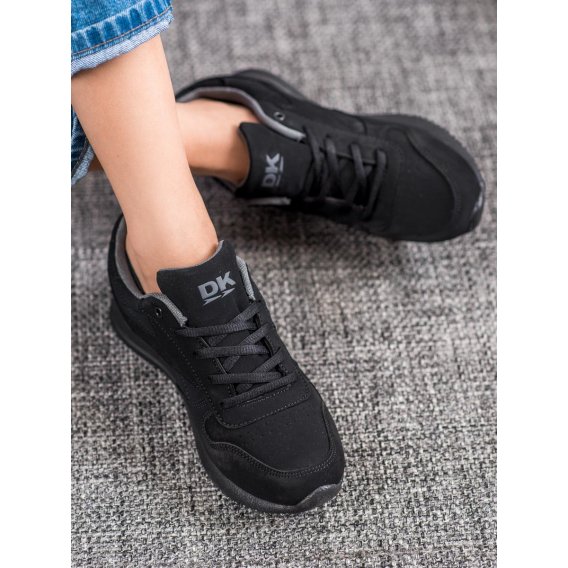 Ľahké čierne športové topánky